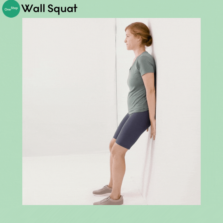 靠墙膝盖微屈站立